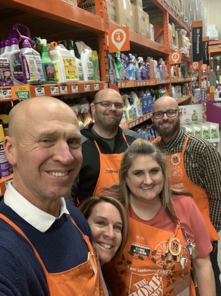 Shawn @ Pro &amp; Pat in Garden being recognized for their passion around the business. Highly engaged during the walk &amp; for all their assistance with back Friday weekend!! #SeymourCrisp