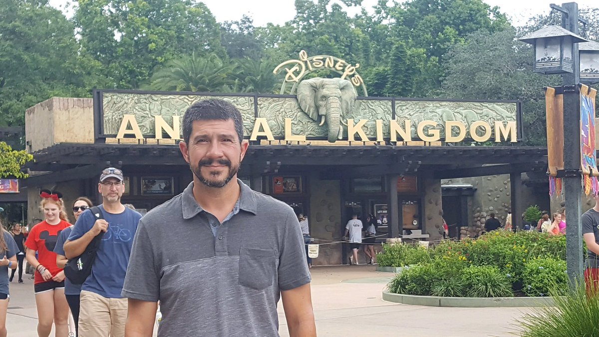 emma_lavelle_'s tweet photo. asked my Dad how he was enjoying his trip to Disney

he said that he just finished visiting his favorite park

retweet when you see it https://t.co/WCKeQ4JSkh