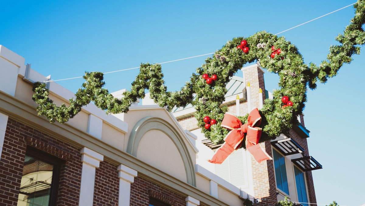 Christmas events start this weekend! Save the dates. → bit.ly/35aFRxh 🎅 #ChristmasAtOWA