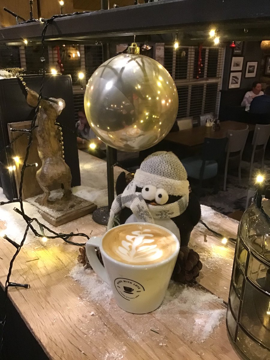RoseofLancs's tweet image. #ChristmasAdventGiveaway Day 5 Any two magnificent ⁦@PaddyandScotts⁩ coffee &amp;amp; cakes #pengwin 🐧 Simply RT or like &amp;amp; share on our Facebook to win #CountdowntoChristmas 🌲☃️🎅🏻☕️🍰