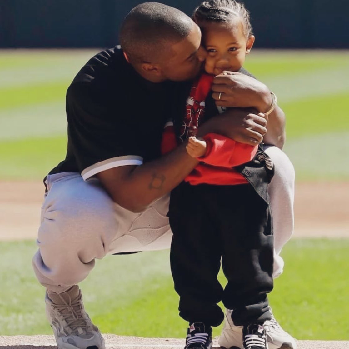 Kanye Source tweet media