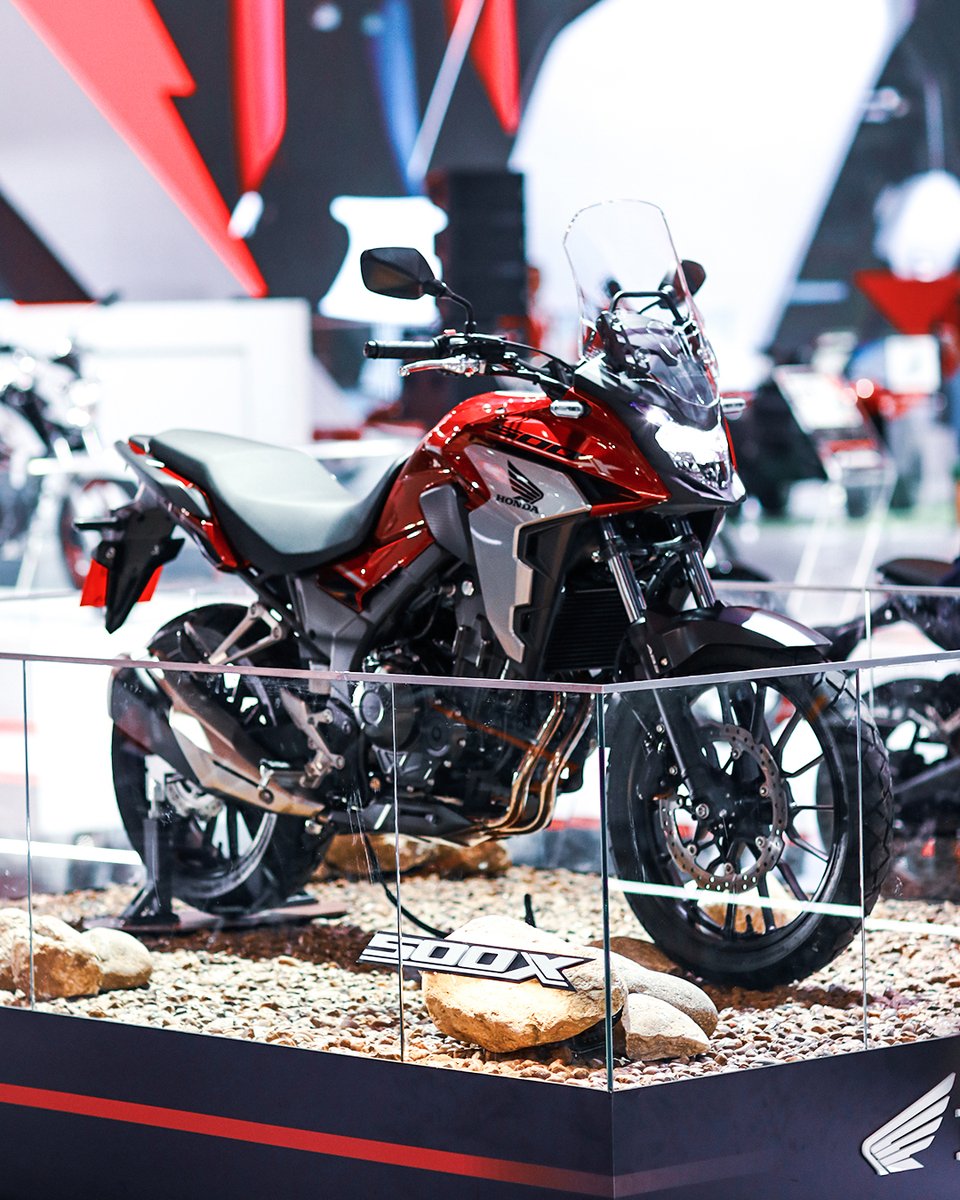 Kiss_FM's tweet photo. #Naçãoroqueira #publi
Com lançamentos como as novas CB 500F e CB 650R, potência é o que não faltou no estande da Honda no Salão Duas Rodas. Pegue o capacete e prepare-se para acelerar com a linha Honda 2020: (link https://t.co/JdMY5FXc6Z)
#OQueMeMove #HondaNoSalão2R https://t.co/VlYluuflP0