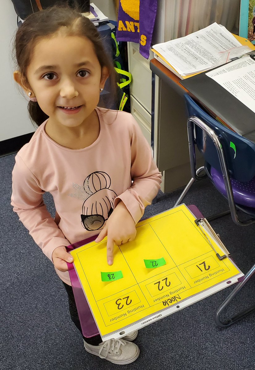 BeckyGraske's tweet image. Kindergarteners had so much going on a number hunt and finding and identifying numbers in the teens and twenties families that are tricky for them. #FutureReady204 #PetersonPanthers #MathRecovery