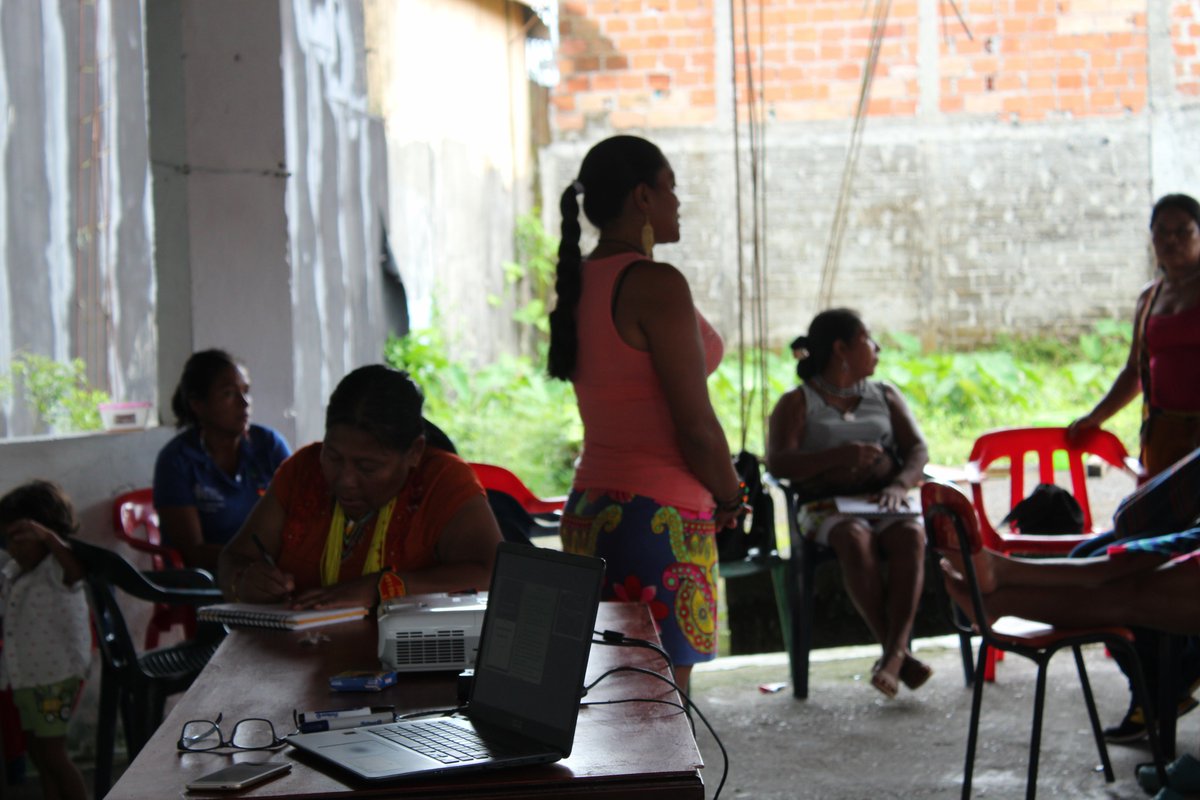 CJAkubadaura's tweet photo. #Colombia
#ProgramaDepartamental #MujeresIndígenasChocó
#MesaIndígenaChocó
Seguimos tejiendo para el fortalecimiento de sus procesos. https://t.co/iI6Kz47lRh