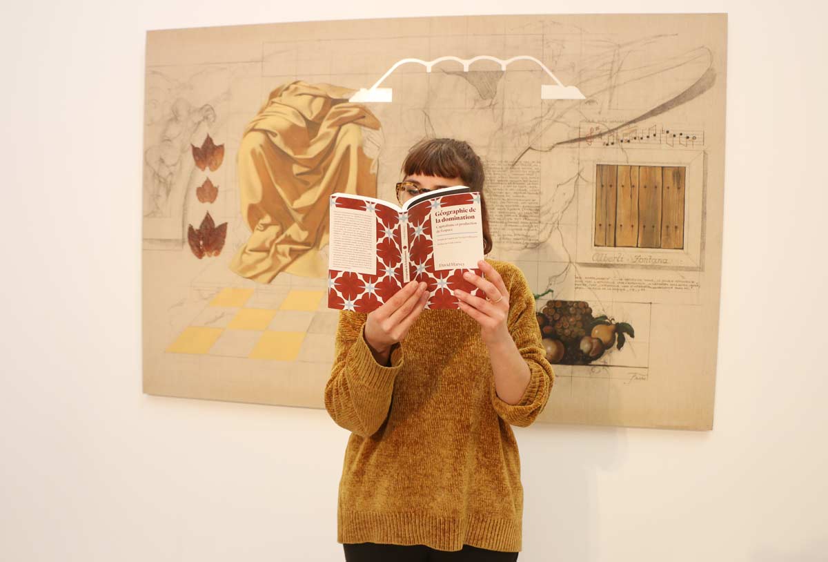 FracCentre's tweet photo. [TRAJECTOIRES LITTÉRAIRES]
Chaque dimanche à 17h, Cécile, médiatrice du Frac Centre-Val de Loire, vous propose des lectures d'extraits de livres qui ont accompagné l’architecte Sérgio Ferro (Arquitetura Nova) tout au long de sa vie.
➖
Gratuit / Durée : 30 minutes. #BAO2 https://t.co/0KKkhcuHEy