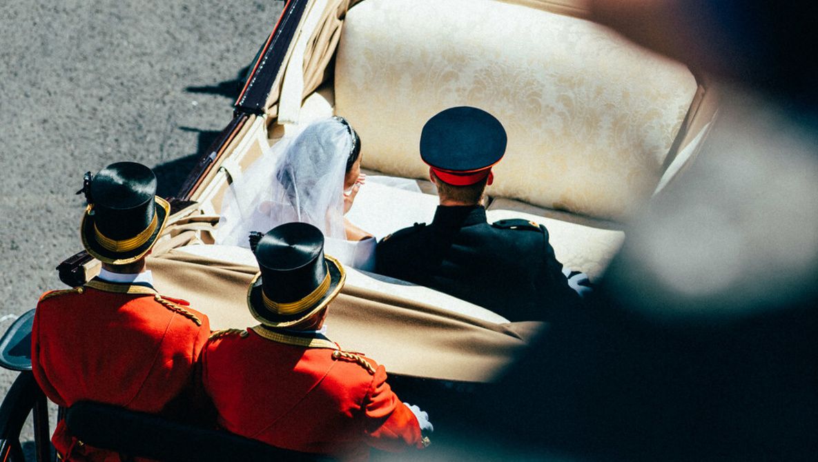 SebComanPhoto's tweet image. Royal Photographer Reveals the Story of How He Was Booked, Timeframe He Had to Shoot Wedding Portraits - buff.ly/35U4grg @jackalexanderUK @fstoppers #WEDDINGPHOTOGRAPHY