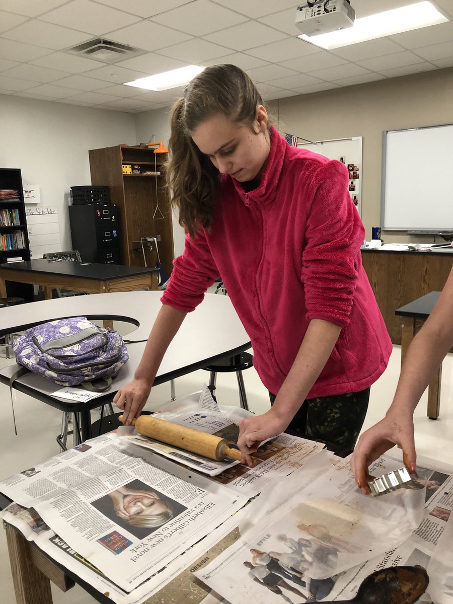 oakhillslions's tweet photo. Mrs. Nispel’s Lions made ornaments today! They learned all about measurement, sequencing &amp; mixing cinnamon &amp; apple sauce to the right texture to make the perfect ornament! Oh AND it smelled wonderful!! 🦁 #LionsLearning #STEAMedu @NispelLeann @MrsSedoffOHJH @ohjhschoolnews https://t.co/dnBsKaAxBG