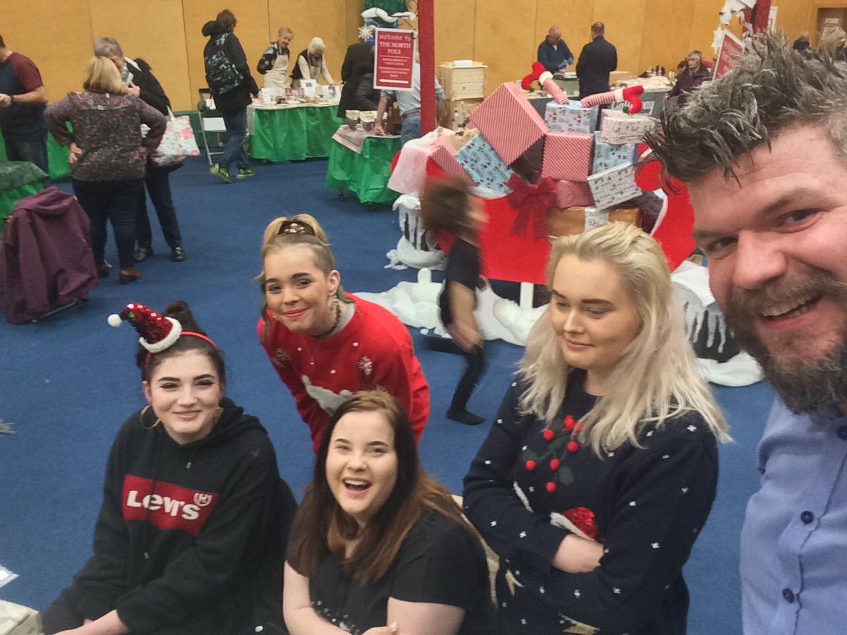 JJAMagill's tweet photo. Come visit our Passport to FE Business Guys who are working hard with the Business Dept @DandGCollege Christmas Market till 7pm!! #BizisBest https://t.co/MiPTAM7mBC
