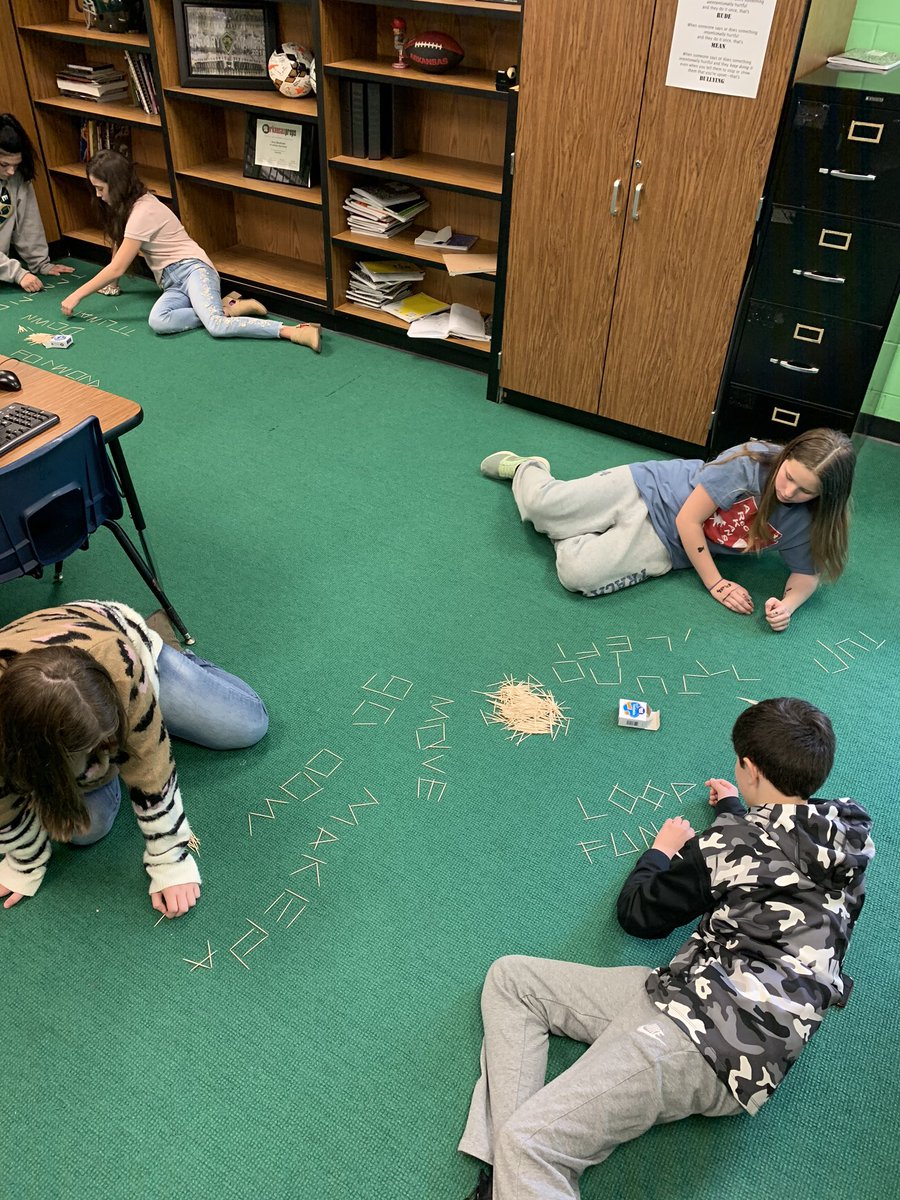 MrsBarrettAMS's tweet image. Keycode classes working on coding vocabulary...#LearnFun @alma_middle @AlmaSchools @CTEMedia