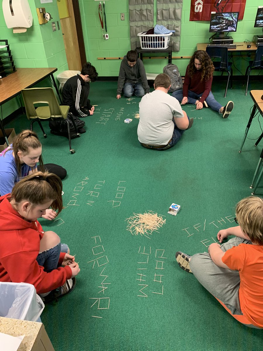 MrsBarrettAMS's tweet image. Keycode classes working on coding vocabulary...#LearnFun @alma_middle @AlmaSchools @CTEMedia