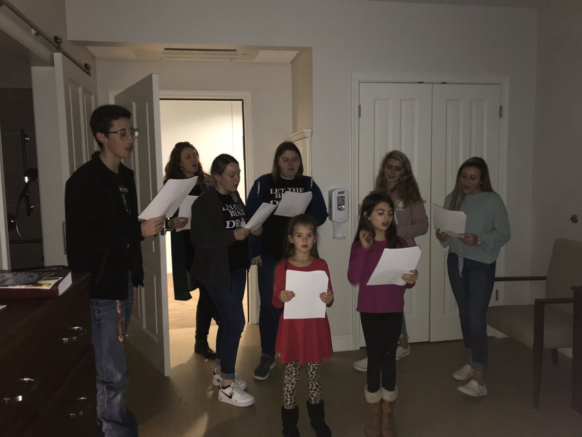 eyork1313's tweet photo. @WalkertownHigh Some of the HOSA kids and their helpers went caroling at Salemtowne Retirement Community 🎶🎄The residents loved hearing the kids sing ❤️🖤@wsfcs https://t.co/rbQ89n17Yo