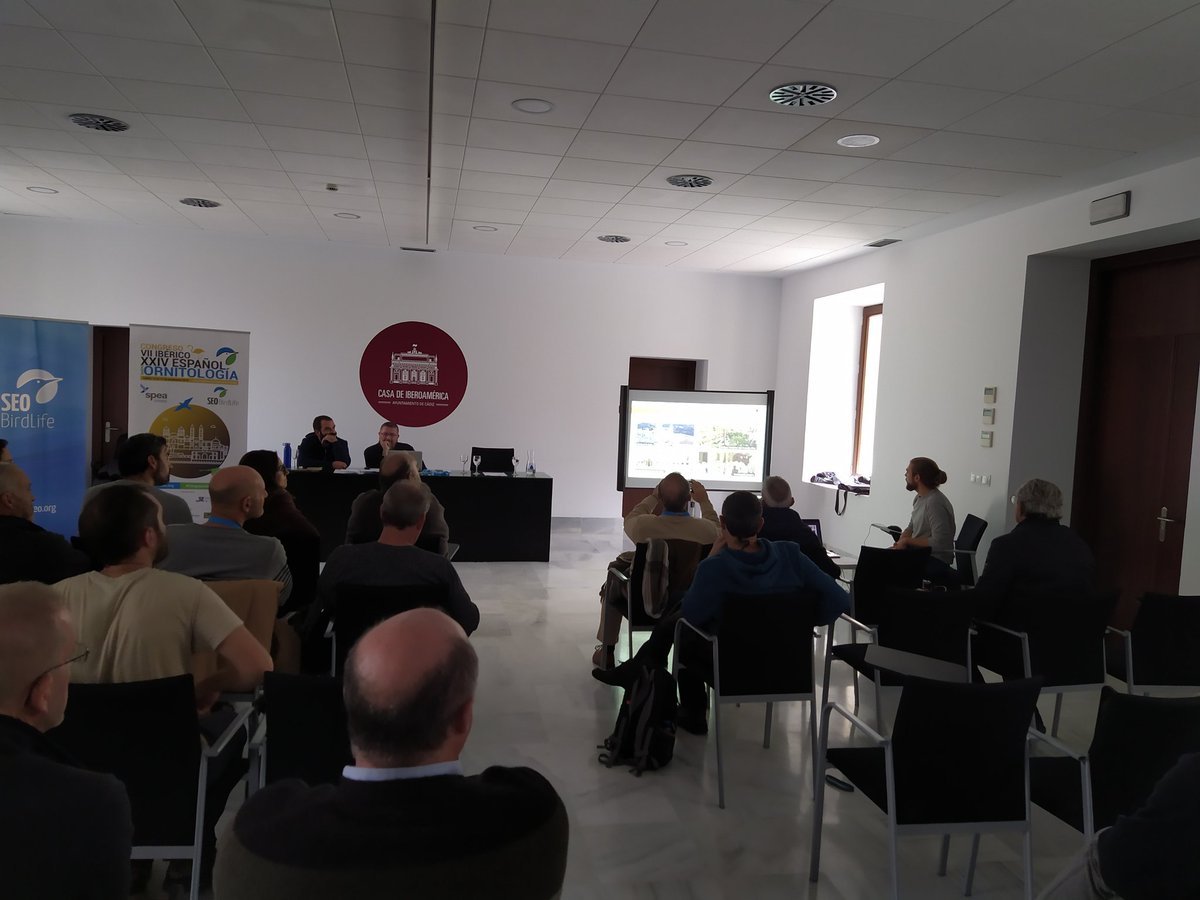 AnillamientoSEO's tweet photo. En el #DiaDelVoluntariado desde la #OficinaDeAnillamiento de @SEO_BirdLife , de la que participan los anillador@s del @CMA_SEOBirdLife y muchas #CCAA y #CentrosDeRecuperación de tod@s l@s voluntari@as que salen al campo a estudiar #aves mediante su #anillamiento #SoisGrandes https://t.co/8dbj5Ujg3B