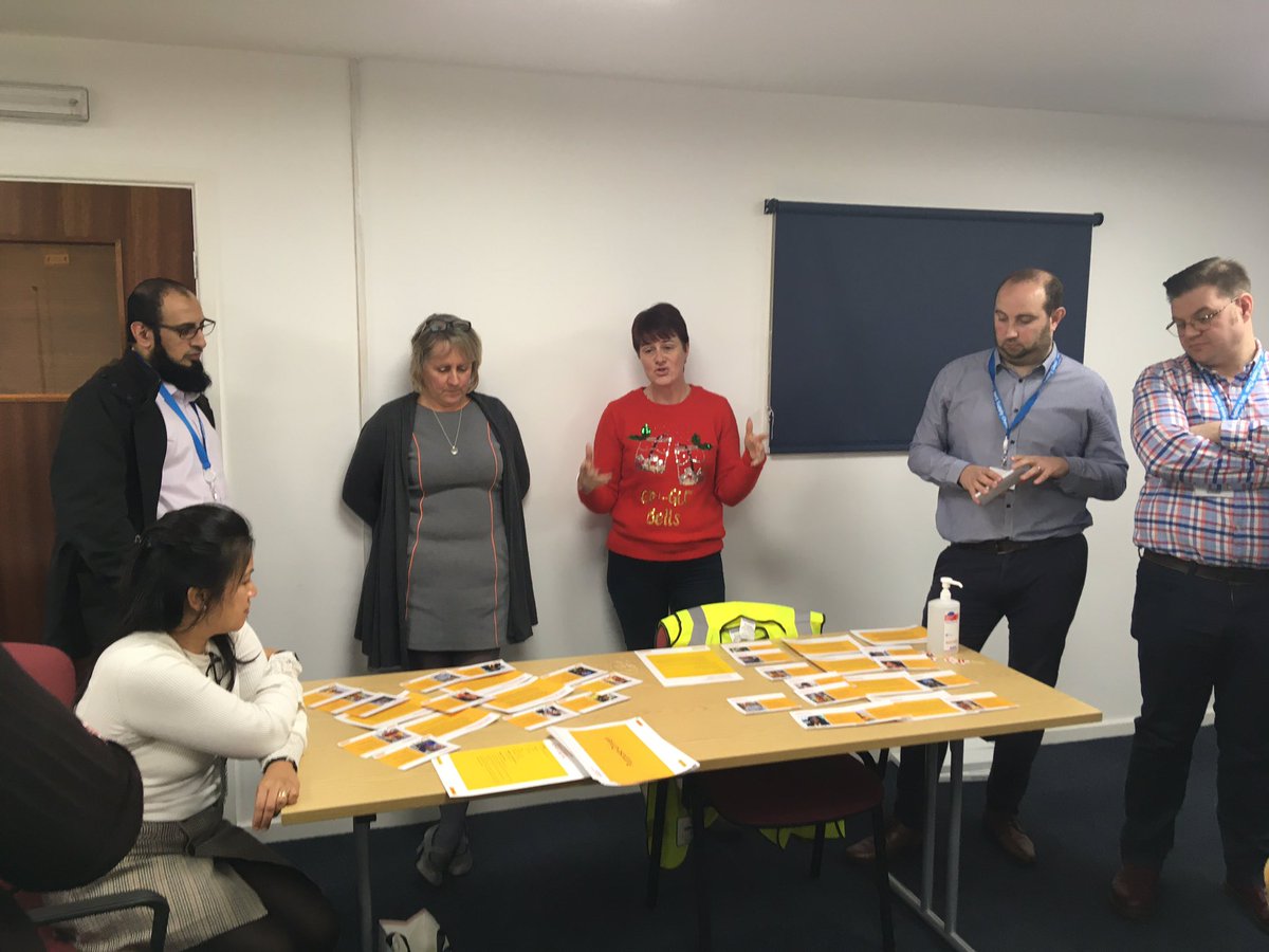 Shelley57073925's tweet photo. @Shelley57073925 Great CCT meeting today, completed Leadership in a Box. Thanks to all the team for your valuable contribution #leadershipattributes @mojo_boo @DrNaomiChapman2 @KarenoftheN @NHSSupplyChain https://t.co/Bfsgq4aj8I