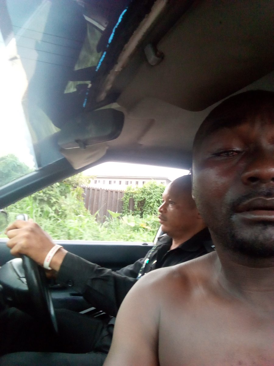 monchin_samuel's tweet photo. I was slapped and teargas all-over by @PoliceNG  a member of Options Sting  Choba area command, my offense is that the @FRSCNigeria did not sign the bypass capture of my driver's license https://t.co/6pmzM6p0pJ