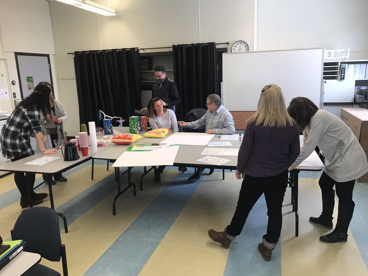 stacydion's tweet photo. Nous dégageons des #grandesidees mathématiques! Nous faisons des liens en explorant la résolution de problèmes au @CSCDGR ! #materieldemanipulation #raisonnements #apprentissageenprofondeur #competencesglobales @jboninducharme https://t.co/7Y0lEeSpU6