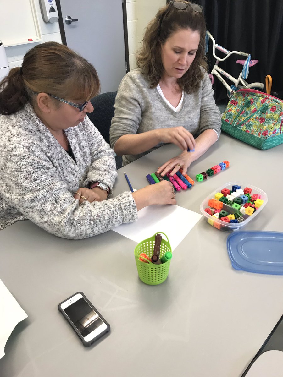 stacydion's tweet photo. Nous dégageons des #grandesidees mathématiques! Nous faisons des liens en explorant la résolution de problèmes au @CSCDGR ! #materieldemanipulation #raisonnements #apprentissageenprofondeur #competencesglobales @jboninducharme https://t.co/7Y0lEeSpU6