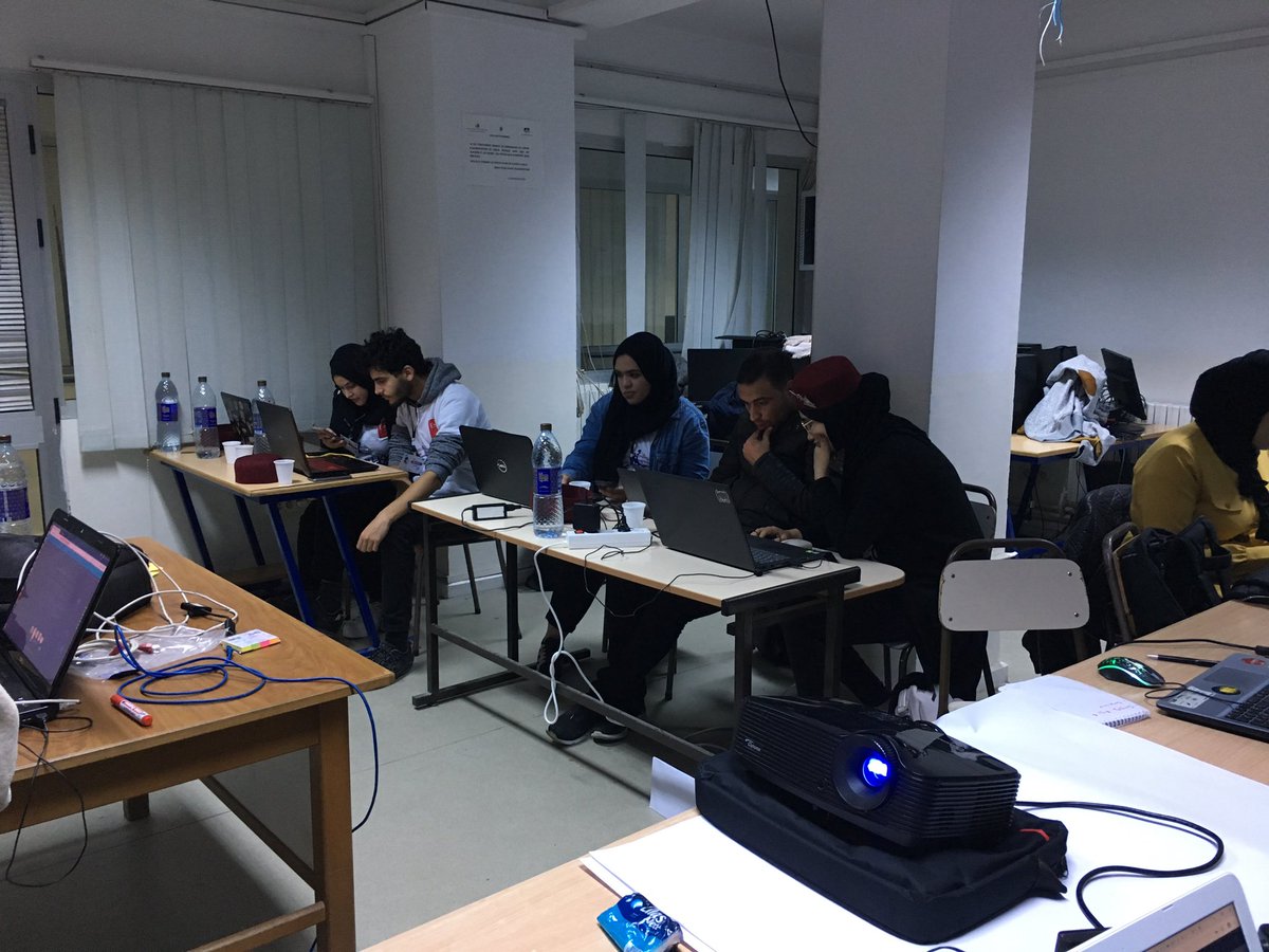 619We's tweet photo. Que le travail commence . 1ère étape : Se mettre d’accord sur le choix des défis ...Let’s go 💪🏻 @JobOpportunIT_  #DevJobOpp #We_are_619 #Isitcom https://t.co/t0LTJlw56q