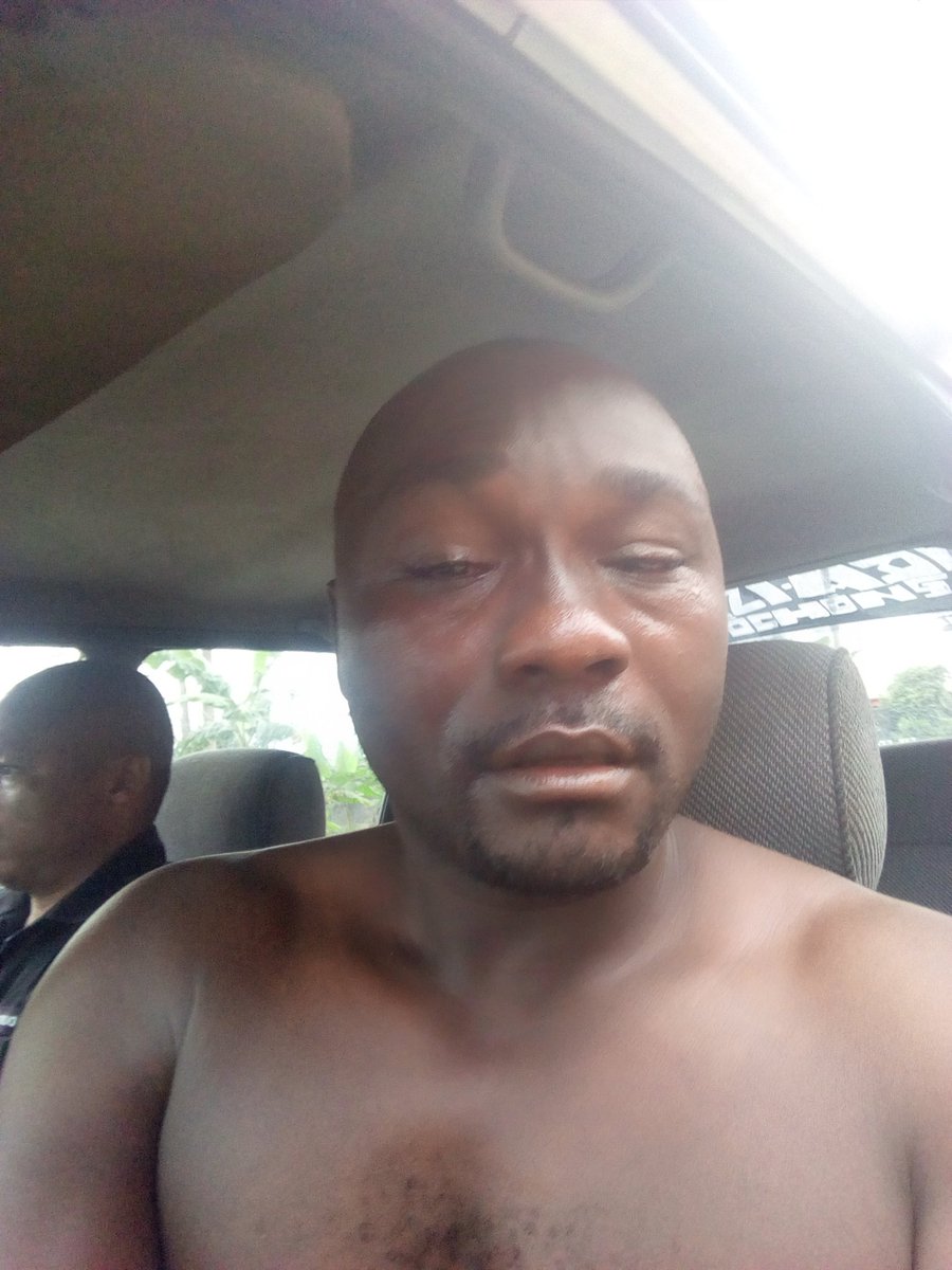 monchin_samuel's tweet photo. I was slapped and teargas all-over by @PoliceNG  a member of Options Sting  Choba area command, my offense is that the @FRSCNigeria did not sign the bypass capture of my driver's license https://t.co/6pmzM6p0pJ