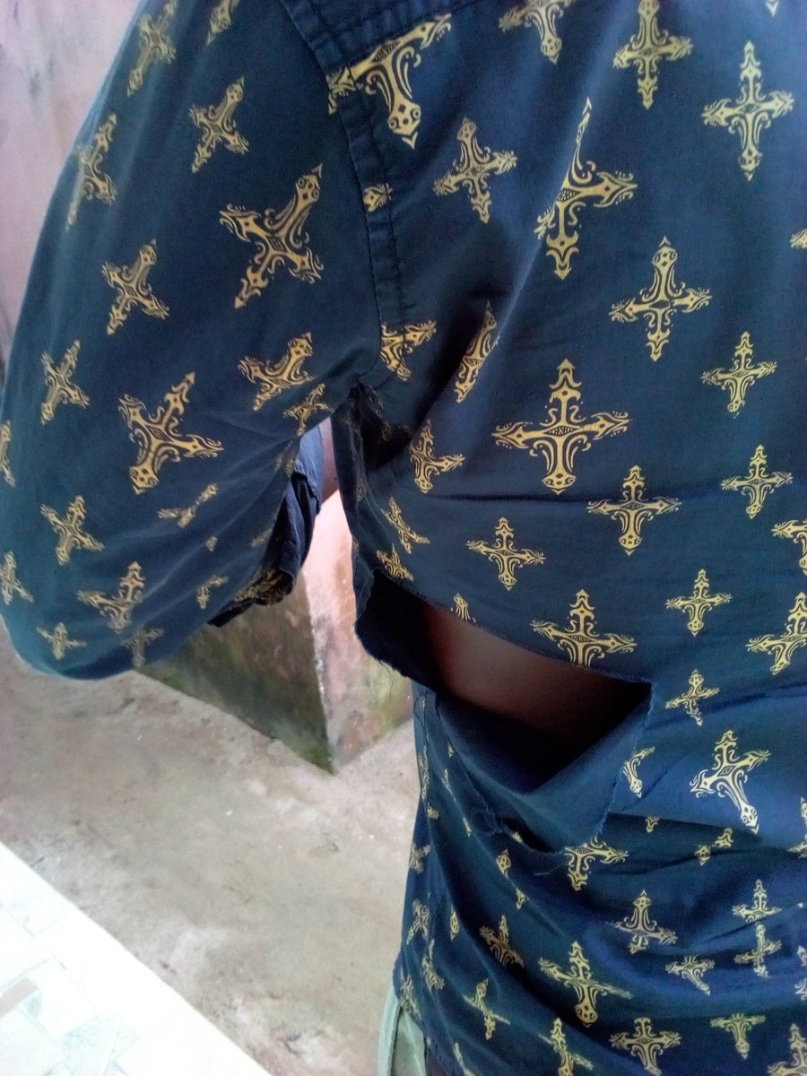 monchin_samuel's tweet photo. I was slapped and teargas all-over by @PoliceNG  a member of Options Sting  Choba area command, my offense is that the @FRSCNigeria did not sign the bypass capture of my driver's license https://t.co/6pmzM6p0pJ