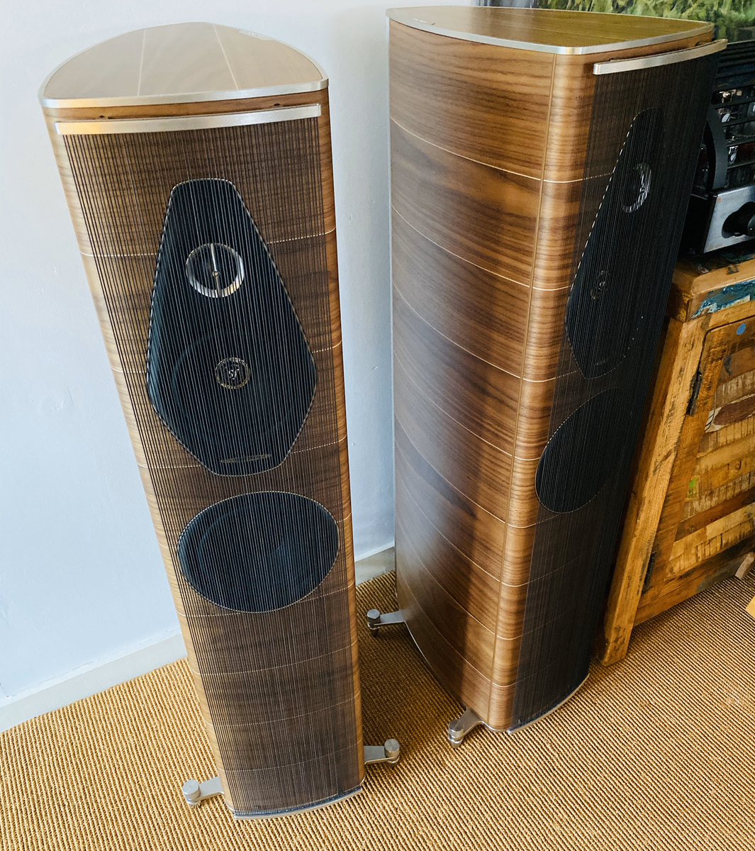 Midlandaudiox's tweet photo. @sonusfaberofficial #olympicaNova has landed @midlandaudiox #novaII #novaIII #madeinitaly🇮🇹 #designinspiration #beautymeetsfunction please call for more information on prices and availability https://t.co/GpRtmWmWIk