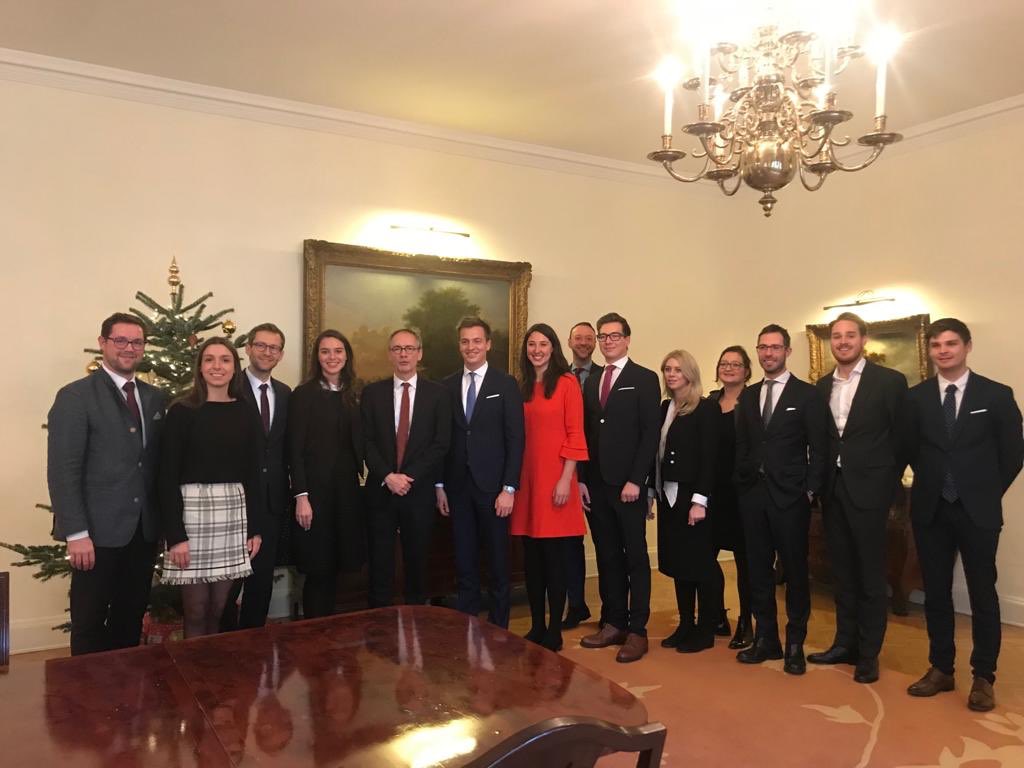aldrikg's tweet photo. Thanks @JimLefebre und Freunde, dass Ihr heute Mittag bei mir wart! Eine neue Generation von Young Austrian Professionals meldet sich. Schöner Austausch über Politik und Wirtschaft in Österreich und die Beziehung zu der EU und den Niederlanden. https://t.co/cvQ7wMeF3N