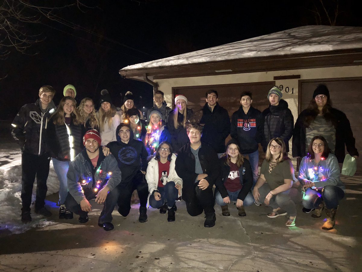 HLPvocal's tweet photo. Thank you to all the awesome students who gave up a Wednesday evening to carol around the community!#YouMakeADifference #YouMakeMeHappy #YouMakeItFeelLikeChristmas https://t.co/OnaiDrJoft
