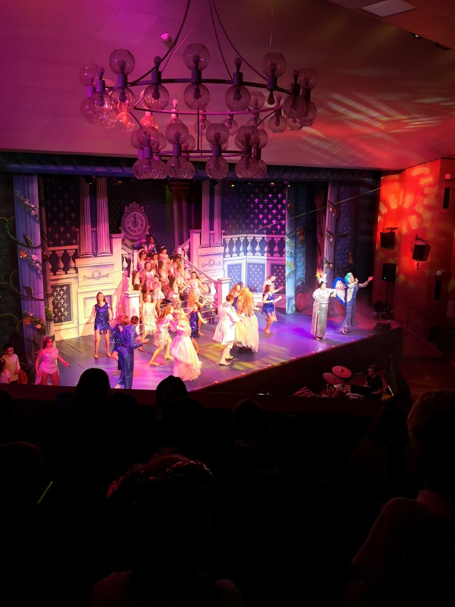 portmeadp's tweet photo. Year 2 loved the pantomime. A perfect ending to our Pop Up! Fairy tale topic. #pmdpy2 #pmdptopic #pmdpea #pmdptrip https://t.co/pu2n4yPpRK