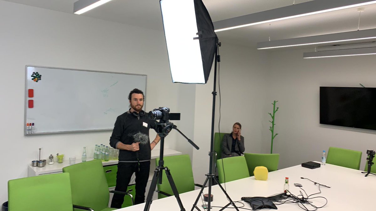 emlyon alumni tweet media