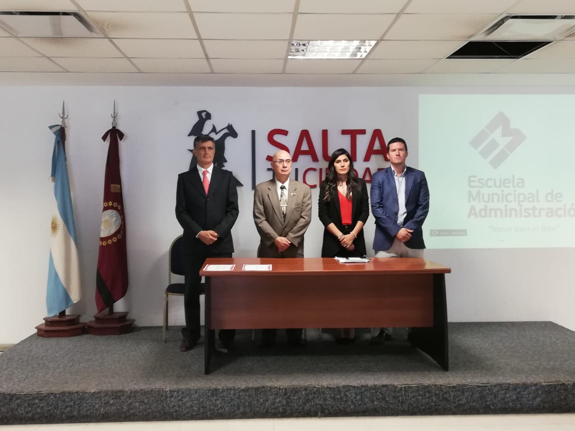 PrensaSalta's tweet photo. #AHORA #CCMSALTA || Acto de Cierre de Ciclo Lectivo 2019 de la Escuela Municipal de Administración https://t.co/SRZMZmUhh8