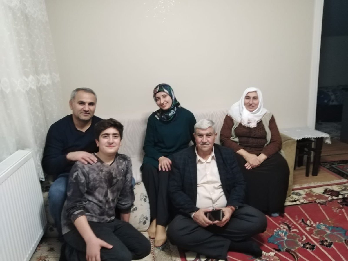 SancaklarO's tweet photo. Öğretmenlerimiz ailelerimizle buluşuyor..@ziyaselcuk @hmzaydg @osman_oren @SiirtValiligi @alifuatatik @dnzdp1979 #siirtveliziyaretlerinde https://t.co/s8g0int5fN