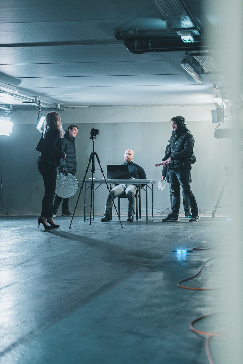 ChuchuProd's tweet photo. [Blanc cassé] 

Les équipes de Chuchu Produciton était à Bordeaux afin de tourner un court métrage ! @Theo_Nexo a la Co-réalisation avec @Alexcepti0nnel 🤯 Pour couronner le tout, Aton ex membre du GIGN nous a fait l’honneur d’endosser le premier rôle ! 

📸 by @AlexisBOUERY https://t.co/qOQyXdI9Lo