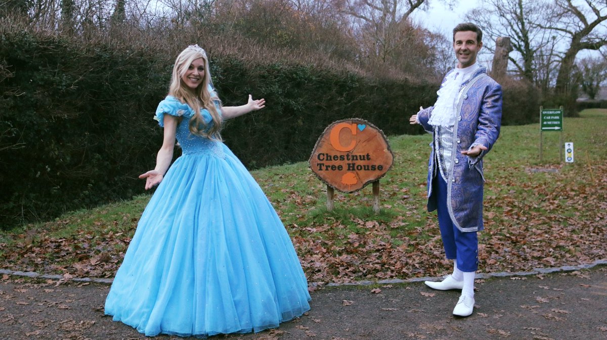 wtmworthing's tweet photo. Our @worthingpanto cast members @MarkReadMusic &amp; @Naomi_Wilkinson had the most magical experience today visiting the wonderful children, parents &amp; staff @ChestnutSussex. Find out all about this magnificent charity right here ➡️ https://t.co/Ry8Zh1FjEP https://t.co/mQetGu86yr