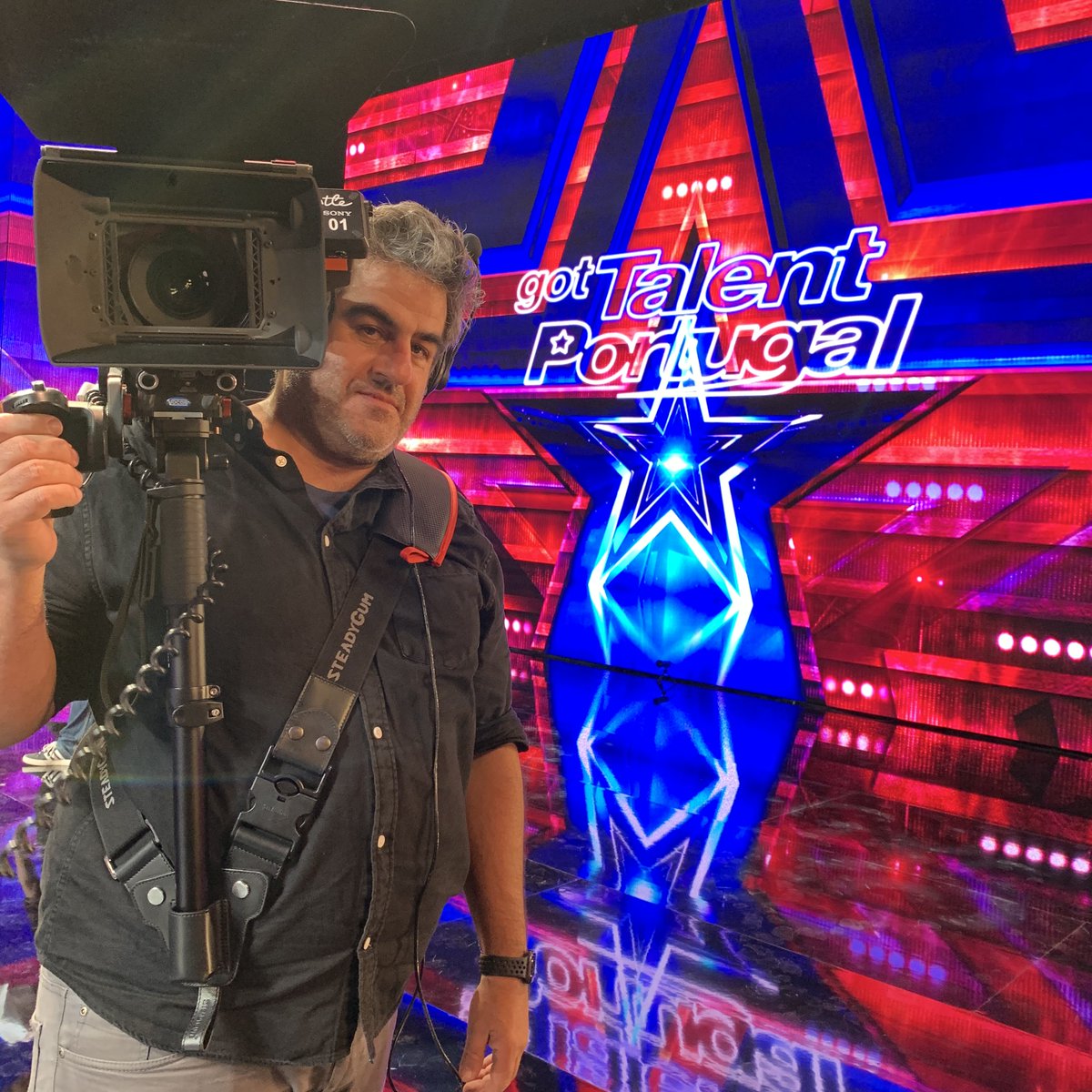 steadygum's tweet photo. Thanks to our fellow camera operator Valter Leite for the picture. We're pleased to receive pics from satisfied customers enjoying steadyGum. If you have a photo using it, send to us at info@steadygum.com
#cameralife #tvoperator #videomaking #tvbroadcast #tvproduction #tvchannel https://t.co/oPPzOaje00
