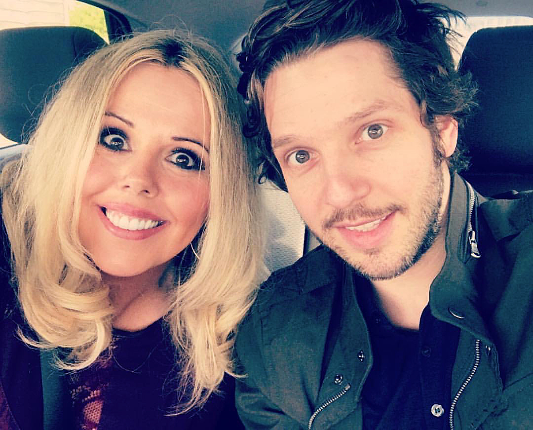 DMolonyForum's tweet photo. Happy #ThrowbackThursday Molonians!
β¨#DamienMolony #AdventCalendar 2019β¨
What's behind WINDOW #5βοΈβοΈ
This was a special #MolonyMoment of the year! #RoisinConaty's FAB #BTS photo of her & #DamienMolony filming #GameFace 2, 10 April! πΈπ
#DailyDaMo #Joncella #Series3Pleaseπ https://t.co/kTwnA79vzn