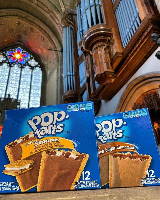 Rockefeller_Chi's tweet photo. When you get to turn Rockefeller into a study hall, you must have PopTarts. Happening now until 3 pm. #uchicago #StudyAt https://t.co/oh8W9q0Y2s https://t.co/HOwT72k566