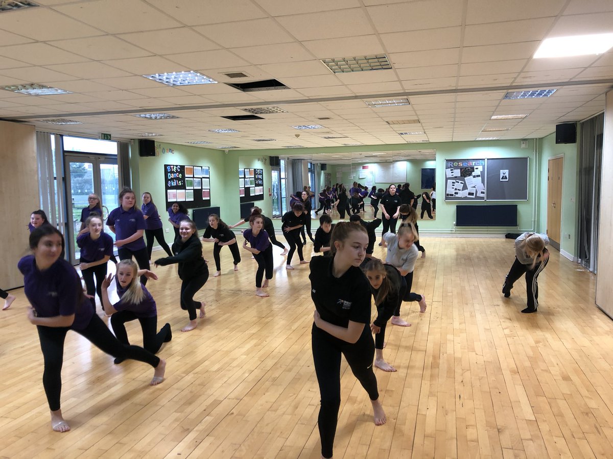 bbESAleadership's tweet photo. Great afternoon session with @dancecity @dancecityta . Student’s  had a brilliant Contemporary dance workshop session . @BBPEDepartment https://t.co/zPaE0mW3Ce