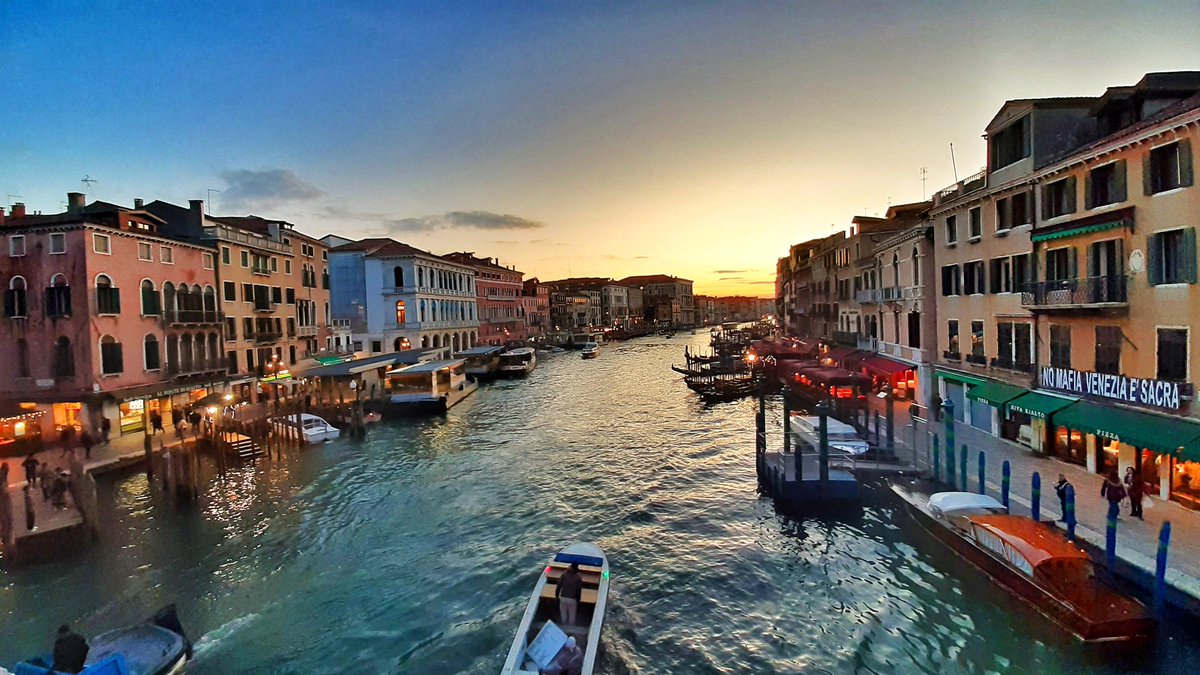tramonto sul #canalgrande
 #venezia #enjoyrespectvenezia #travel