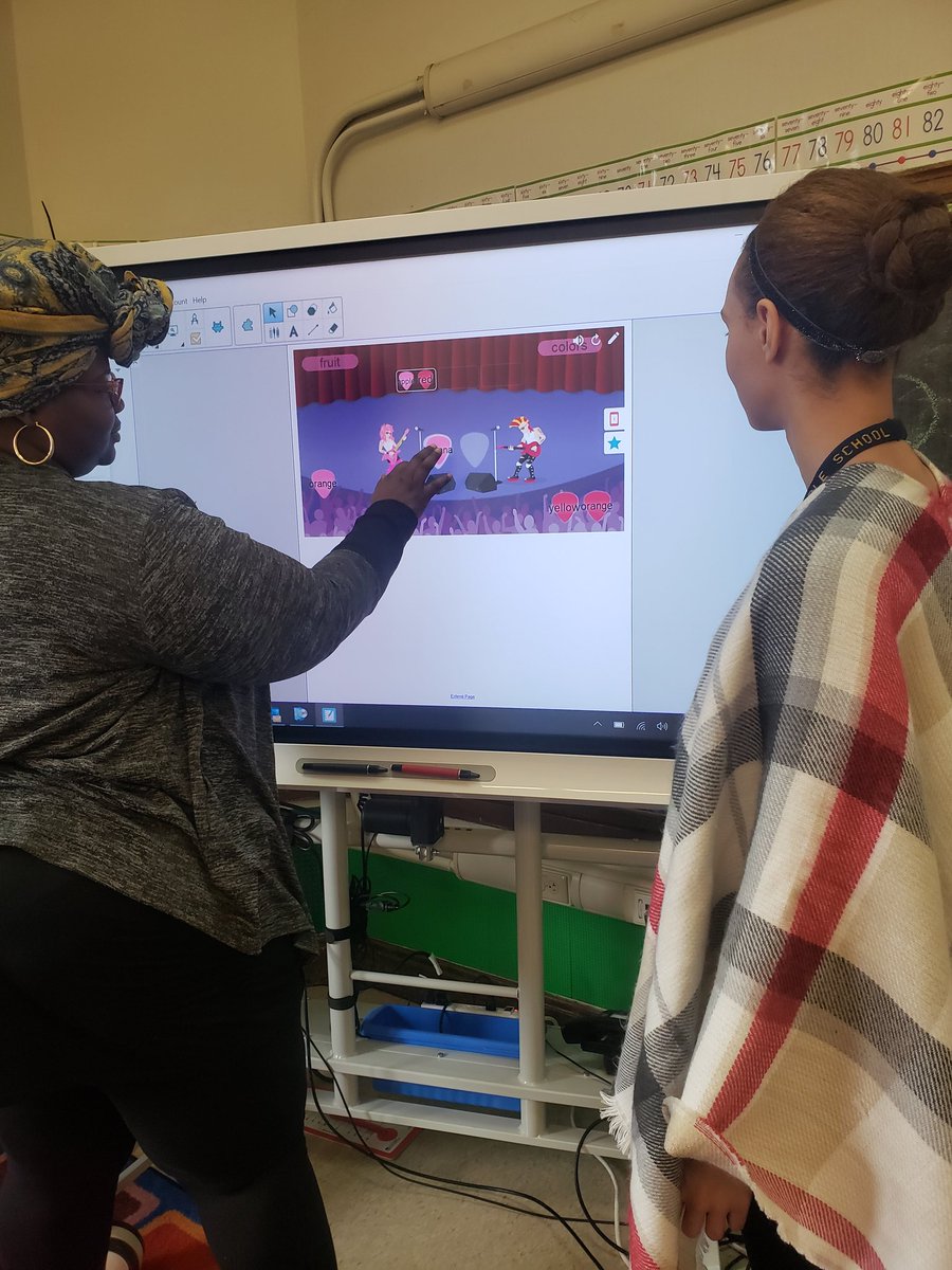CjamesEducator's tweet photo. Teachers @NicholsDPSCD are finding creative ways to integrate technology with their curriculum. @ParadigmEnginr @cbaskinDPSCD @amurrayDPSCD @Detroitk12 #DPSCDTechIntegrate #DPSCDProud https://t.co/kdlpkIHcSz