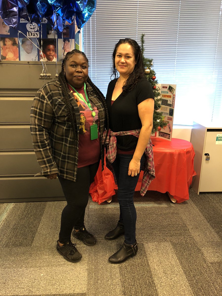 CJCerritos's tweet photo. Team Cameron Flannel Day @bobrick82 thanks! @edenley1 @kingdetroitred @WendySerranoG4 @CerritosSSG @CerritosPride #tugglenation #funatwork https://t.co/nve5RaIpwt