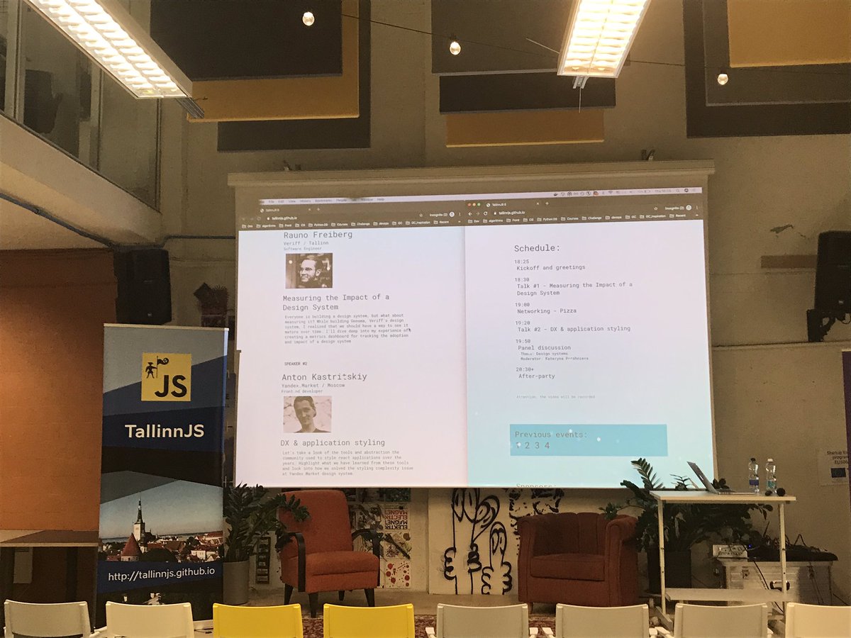 maRx_flowers's tweet photo. Не сижу дома, активно слушаю на #tallinnjs #it https://t.co/6tHHOdmk5L