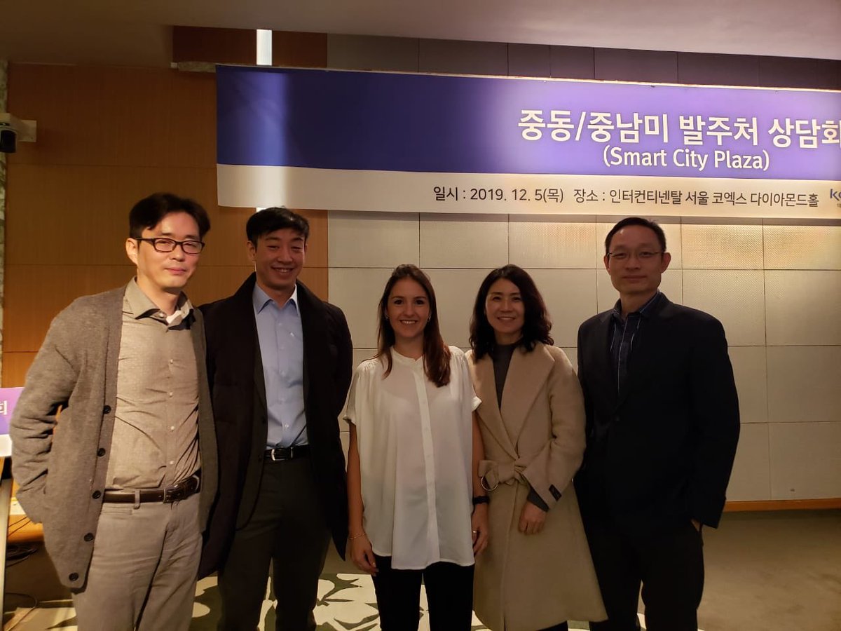 pablomly's tweet photo. Les compartimos nuestra experiencia en la Smart City Plaza en Corea del Sur 🇰🇷 junto a otros 6 países de Latinoamérica y Arabia Saudita. Una oportunidad donde generamos reuniones de intercambio y colaboración. @CaritoPadin Jefa de Gabinete representando a la #DGCINF https://t.co/AGf0ZRYoKt