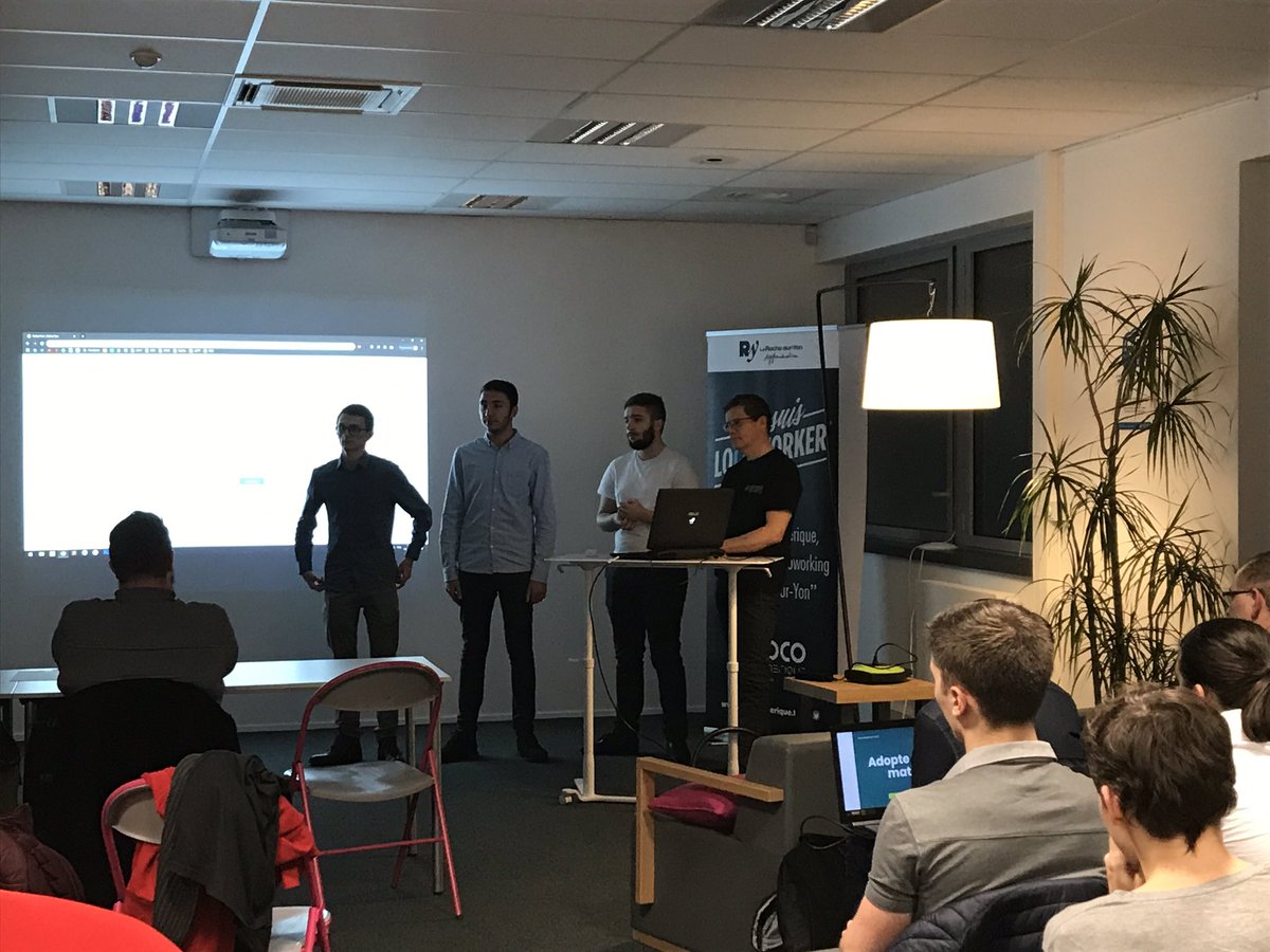 Erwan_Gallenne's tweet image. Pitchs du #hackathyon, #codenitive présente son appli de quizz