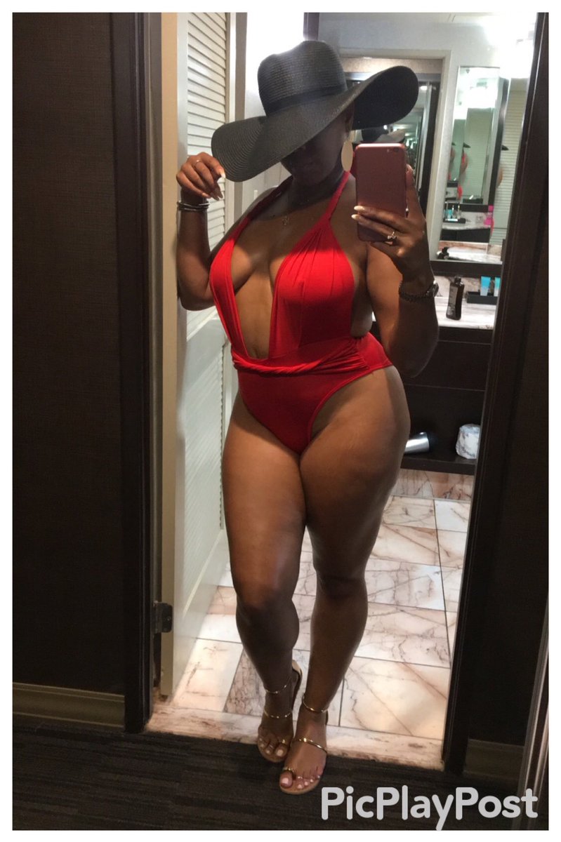 CeeEkzEss's tweet photo. And then sometimes you just wanna stunt.
My throwbaccs keep me motivated to get well so I can get bacc to being my fabulous self. #TBT #Summer17 #StyleNGrace https://t.co/AtJXubSbR7