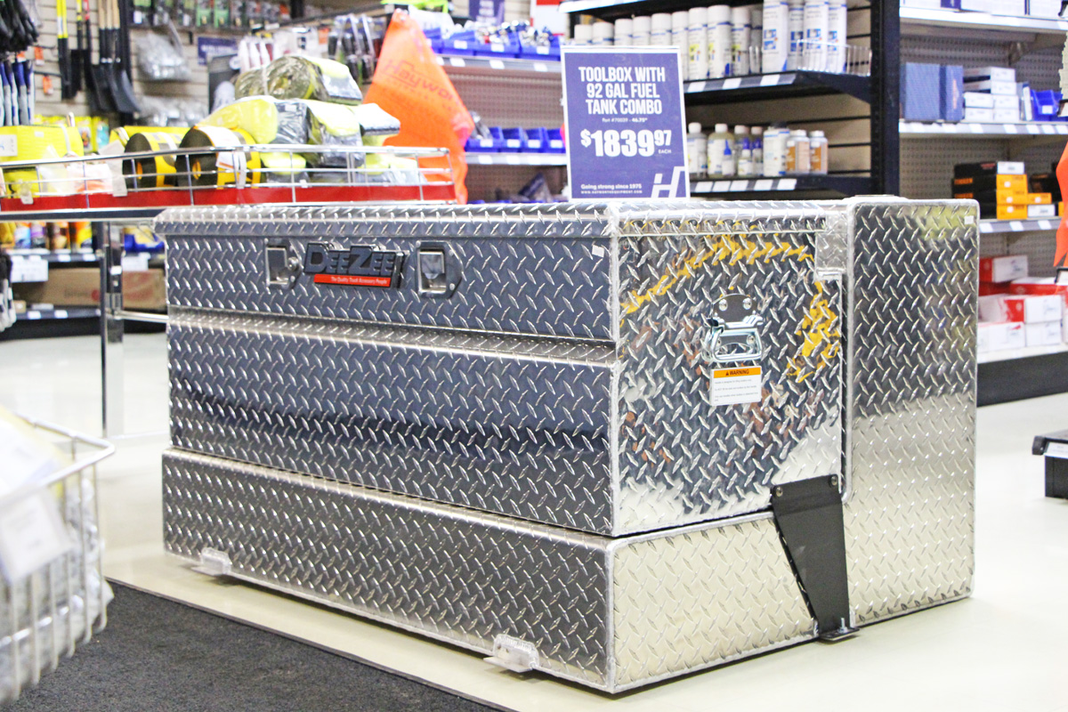 HayworthEquip's tweet photo. Our showroom just got a bit shinier! This 92 gal fuel tank with toolbox combo is now available. Call our parts department at 780-962-9100 for more information. https://t.co/na3rvY9TRF