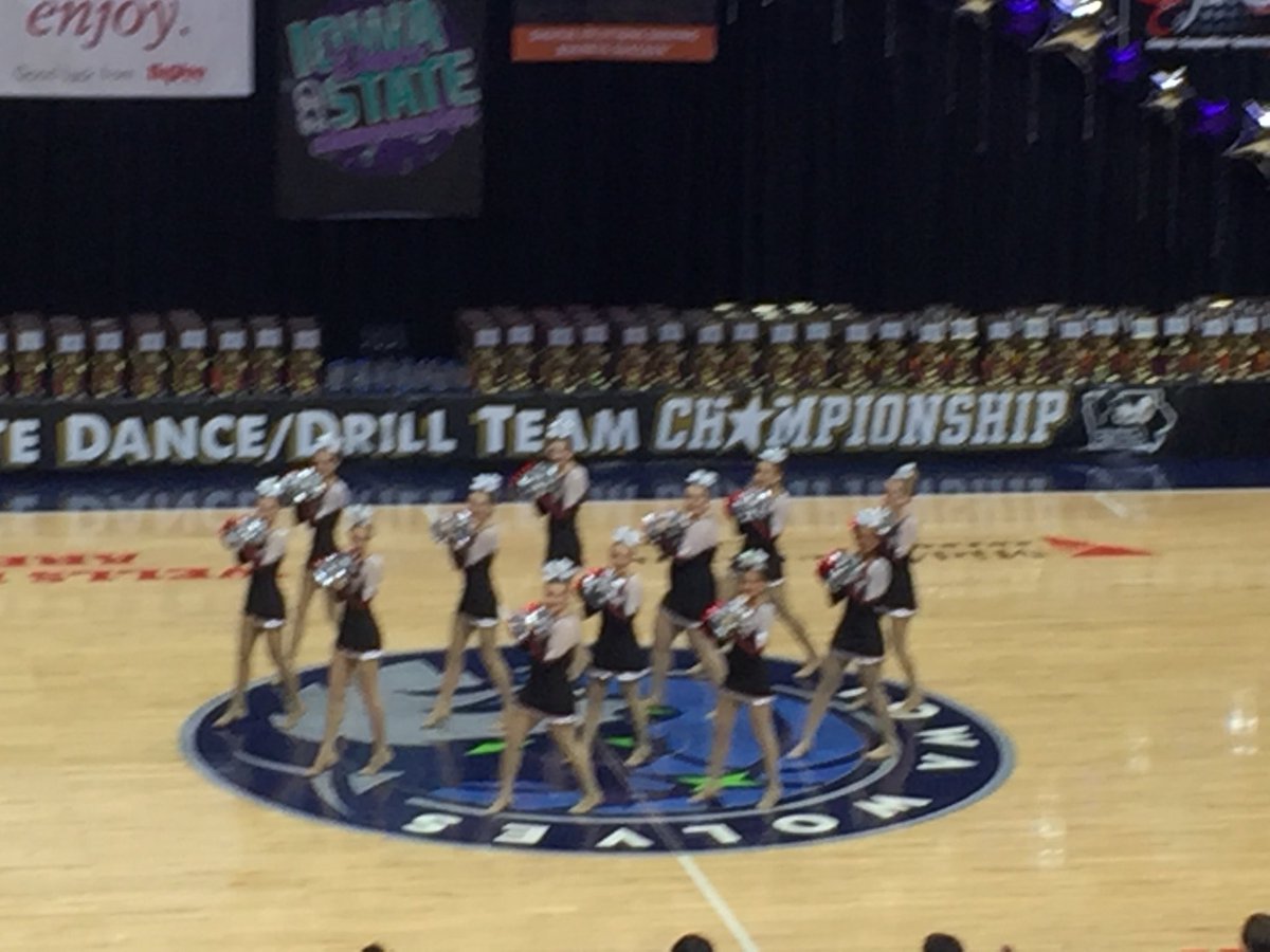 bobby_willms's tweet photo. WF Dance Team did a great job at State this morning with their Pom routine.  Good luck this afternoon with the hip hop routine!  #WarhawkPride https://t.co/cDRLCw8CWt