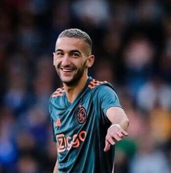 LaghriOumaima's tweet photo. You're not alone all the maroccan with you 
#stop_racism_against_hakim_ziyech
@Francefootball
#BallonDor https://t.co/L7paK9E9n8