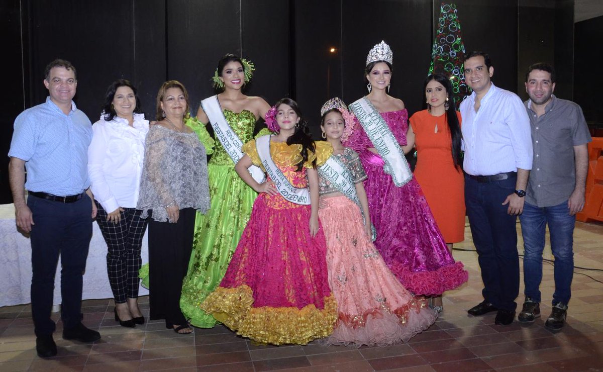 María Karina Guerrero Cabrera, reina Central y María José González Vergara, reina Infantil de las #FiestasDel20DeEnero2020 tienen las bandas oficiales y desde ya la invitación es para acompañar a vivirlas y por supuesto a disfrutarlas.
#TransformamosLaCultura
#TransformamosCiudad