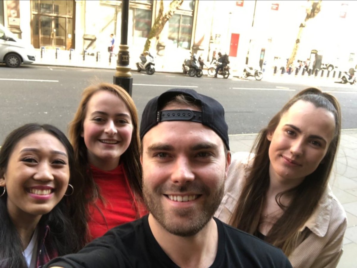 MendesWnderland's tweet photo. Happy Birthday @MikeSleathDRUMS YOU DA BEST🎉 https://t.co/hGu1G2zhKh