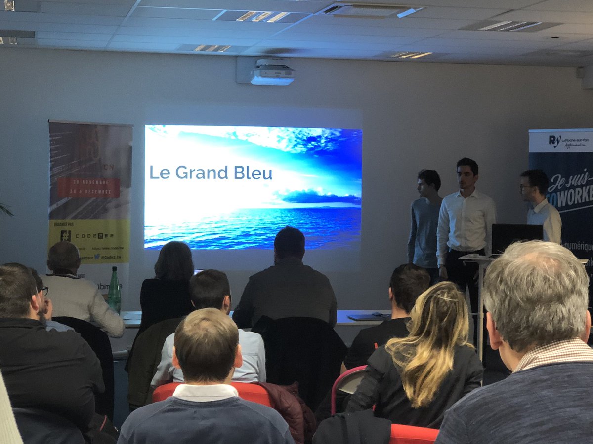emmanuelchopot's tweet image. Pitches des 4 projets développés lors du Hackath’Yon #HKY19 à la @Loconumerique 👍 bravo @code2_be @LenaicGrolleau pour cette édition 2019 ! Exemple avec l’équipe grand bleu qui a développé un site pour prévoir la visibilité sous-marine pour les plongeurs ! #plongée