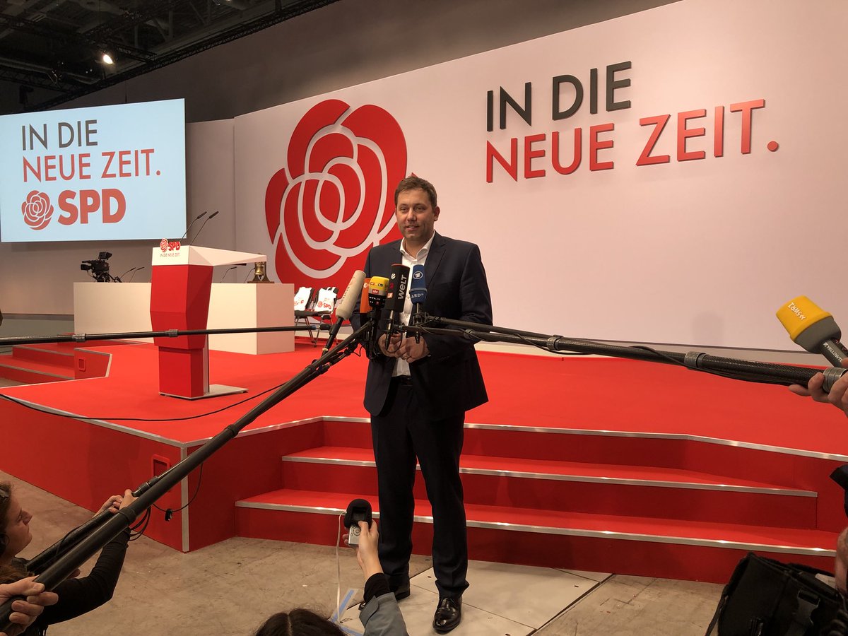 .<a href="/larsklingbeil/">Lars Klingbeil 🇪🇺</a> beim Presserundgang vor dem SPD Parteitag, der morgen beginnt.